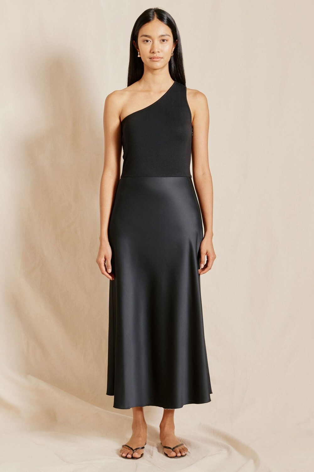 Платье на одно плечо Albaray, черный
Платье на одно плечо Albaray, черный