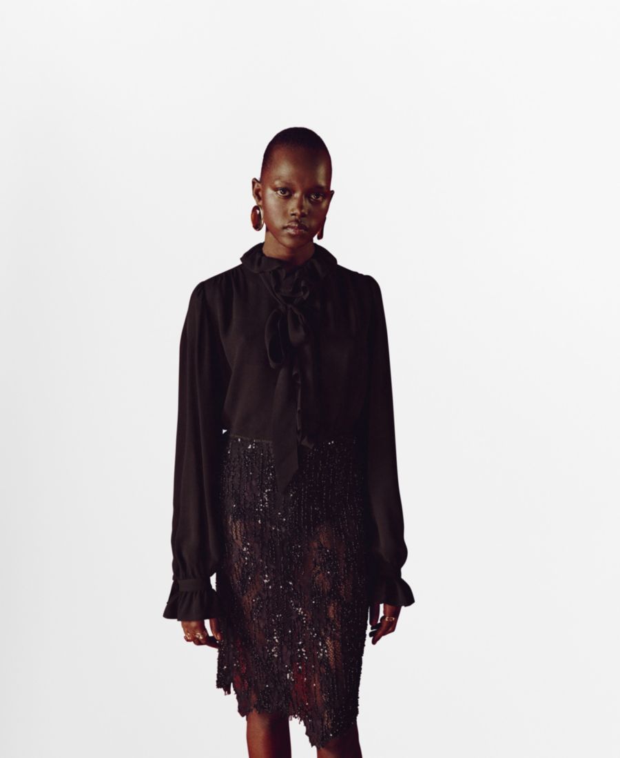 Женская блузка с оборками и шарфом MANGO, Black
Женская блузка с оборками и шарфом MANGO, Black