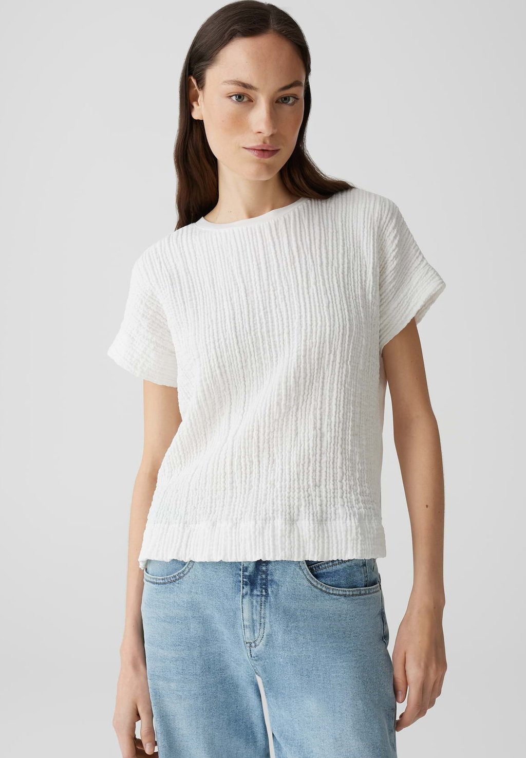 Базовая футболка OVERSIZED FIT OPUS, белый
Базовая футболка OVERSIZED FIT OPUS, белый