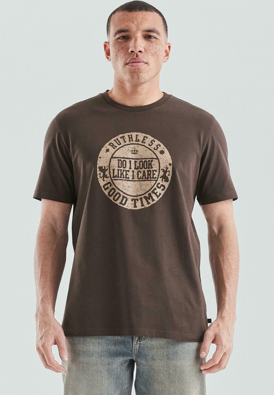 Футболка QS Print T-shirt, Dunkelbraun/Brown, Коричневый, Футболка QS Print T-shirt, Dunkelbraun/Brown
Футболка QS Print T-shirt, Dunkelbraun/Brown, Коричневый, Футболка QS Print T-shirt, Dunkelbraun/Brown