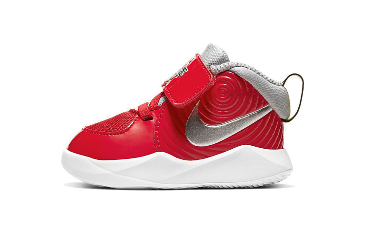 Кроссовки для малышей Nike Team Hustle D 9 TD
Кроссовки для малышей Nike Team Hustle D 9 TD