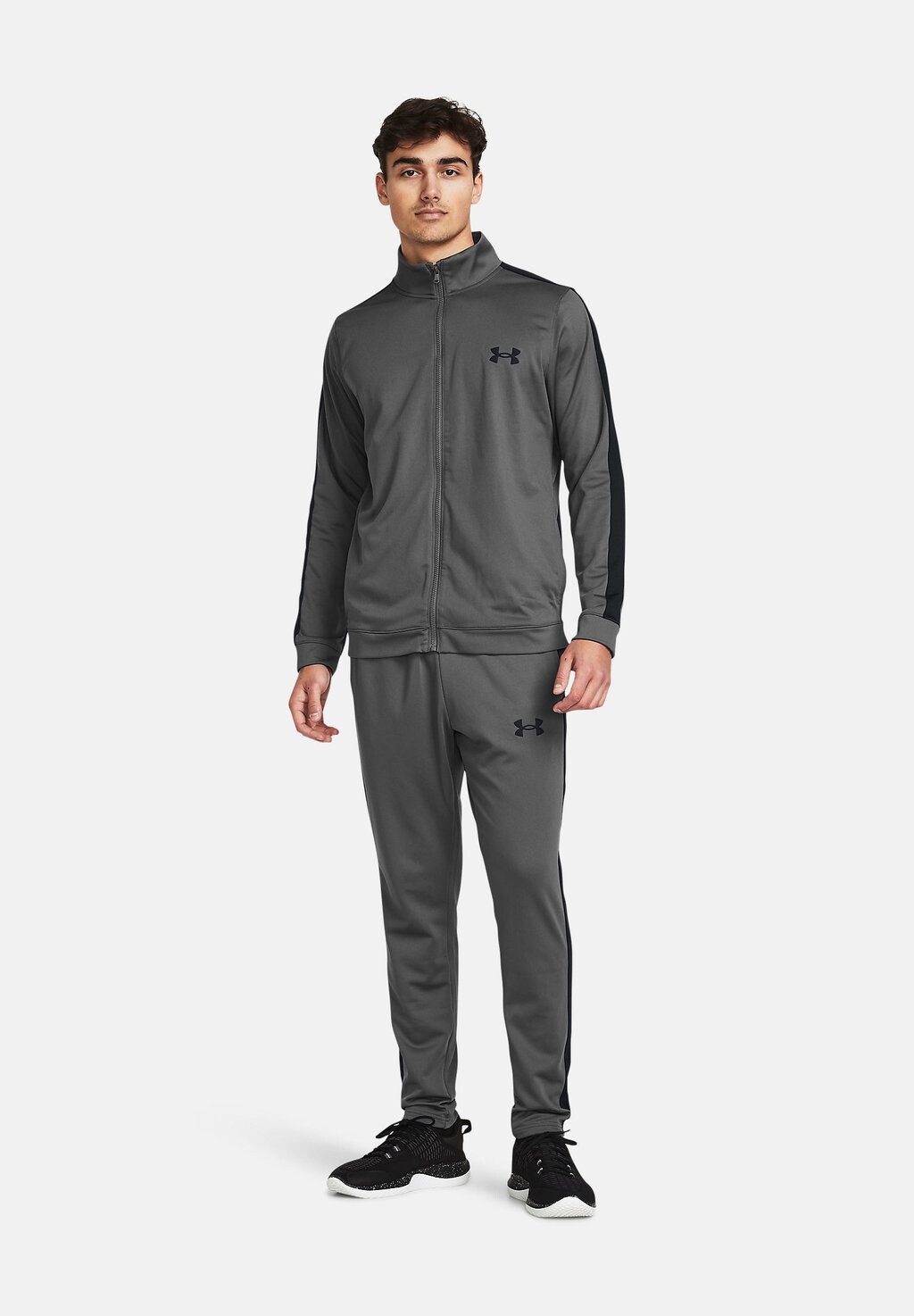 Спортивный костюм TRACK SUIT Under Armour, цвет castlerock black
Спортивный костюм TRACK SUIT Under Armour, цвет castlerock black