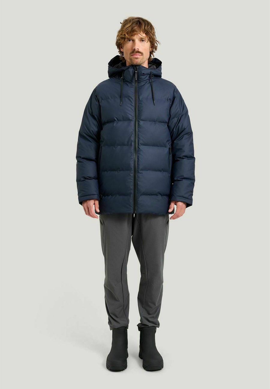 Пальто Tretorn PAVE PUFFER, Navy Blaze/Blue
Пальто Tretorn PAVE PUFFER, Navy Blaze/Blue