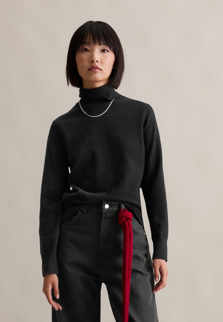 Джемпер Marc O'Polo DENIM LONGSLEEVE TURTLENECK, Black
Джемпер Marc O'Polo DENIM LONGSLEEVE TURTLENECK, Black