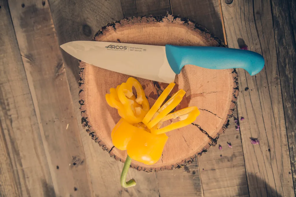 Нож Arcos
Нож Arcos