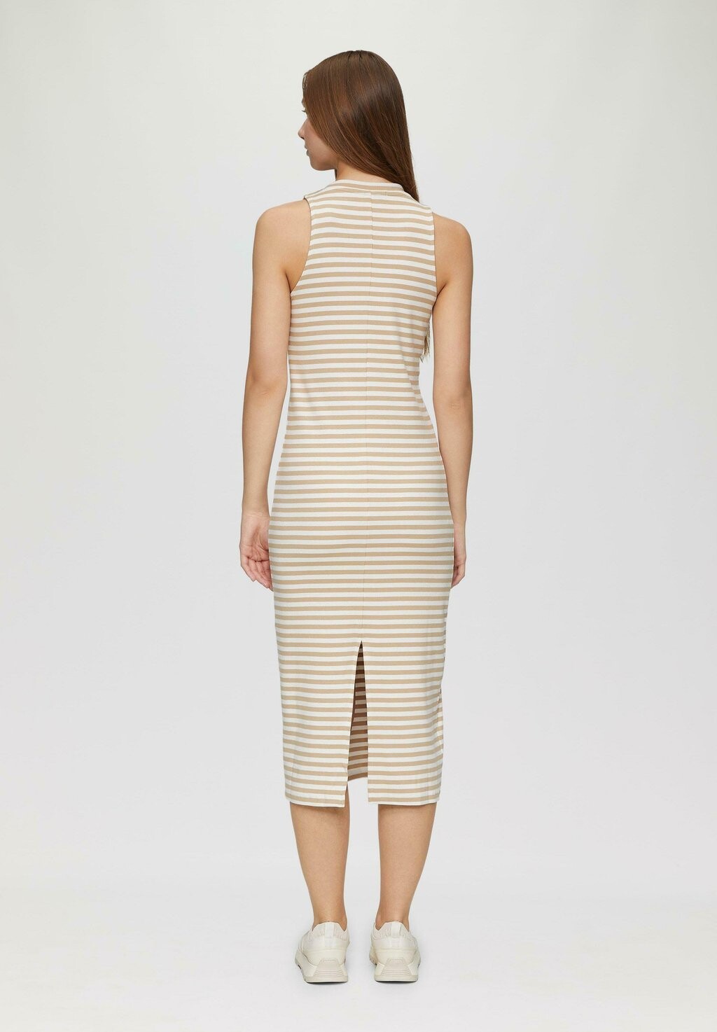 Платье-футляр GESCHLITZTES RUNDHALSAUSSCHNITT QS, бежевый
Платье-футляр GESCHLITZTES RUNDHALSAUSSCHNITT QS, бежевый