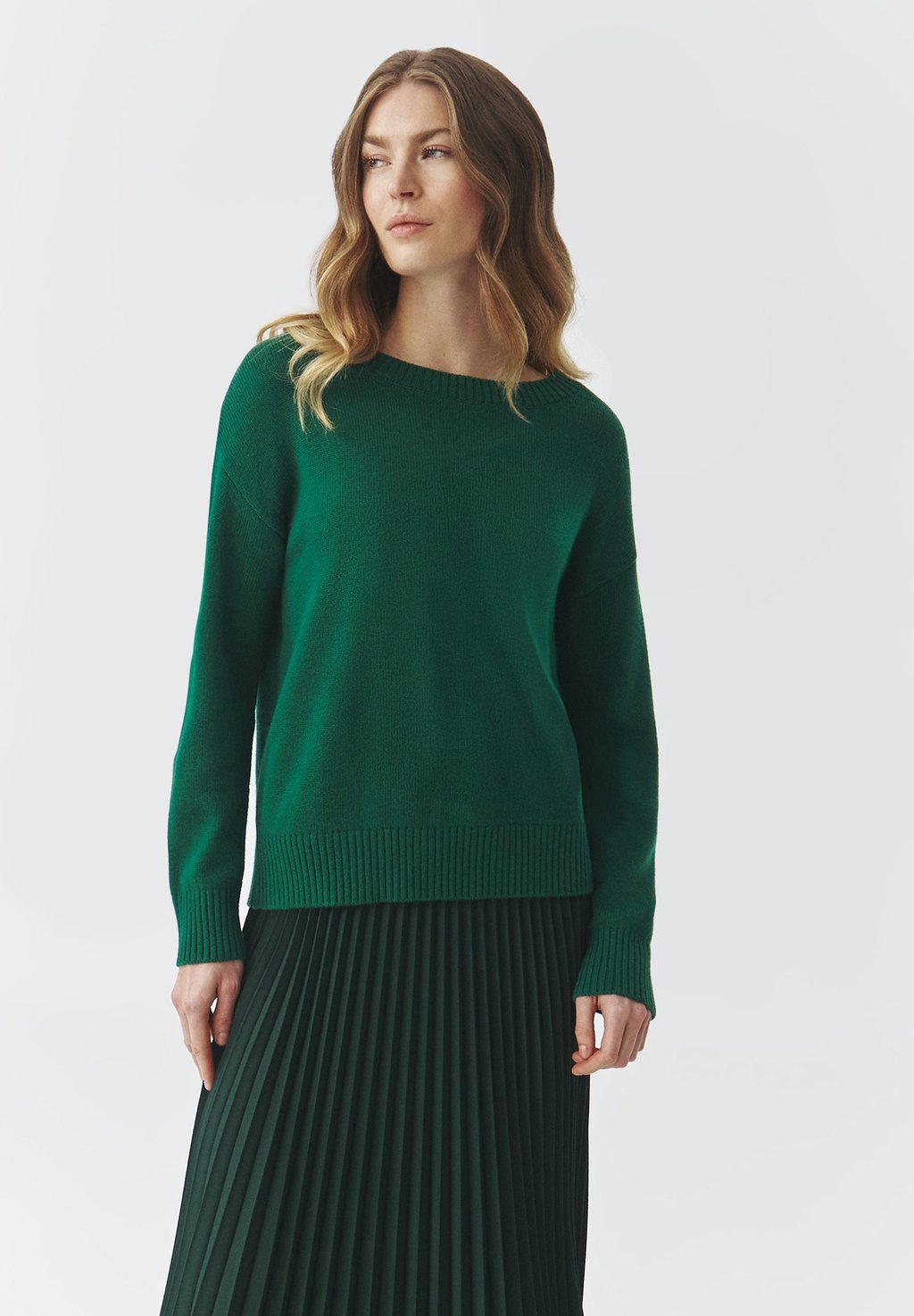 Свитер JOEL TATUUM, зеленый
Свитер JOEL TATUUM, зеленый