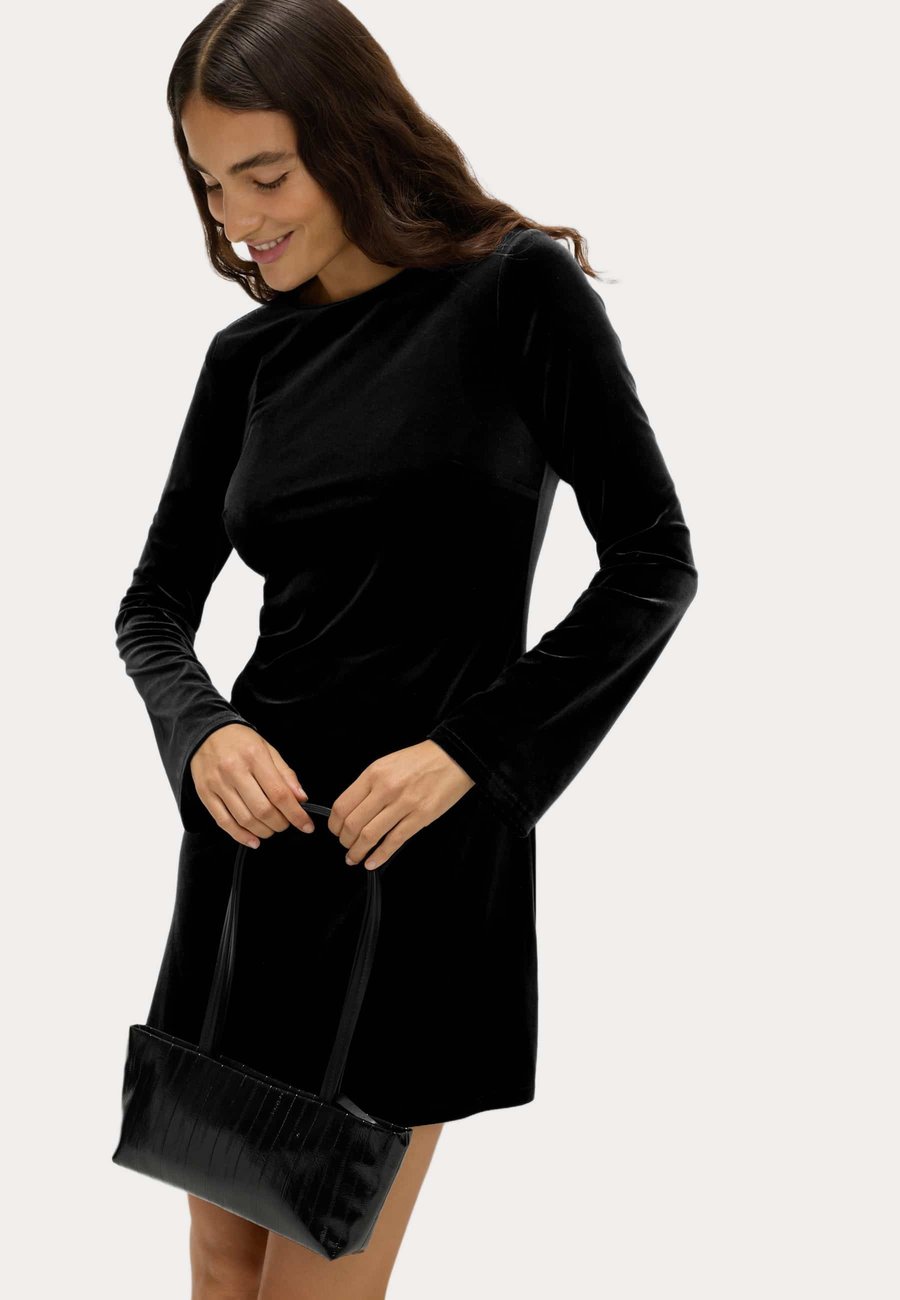 Платье Marks & Spencer MINI SKATER, Black
Платье Marks & Spencer MINI SKATER, Black