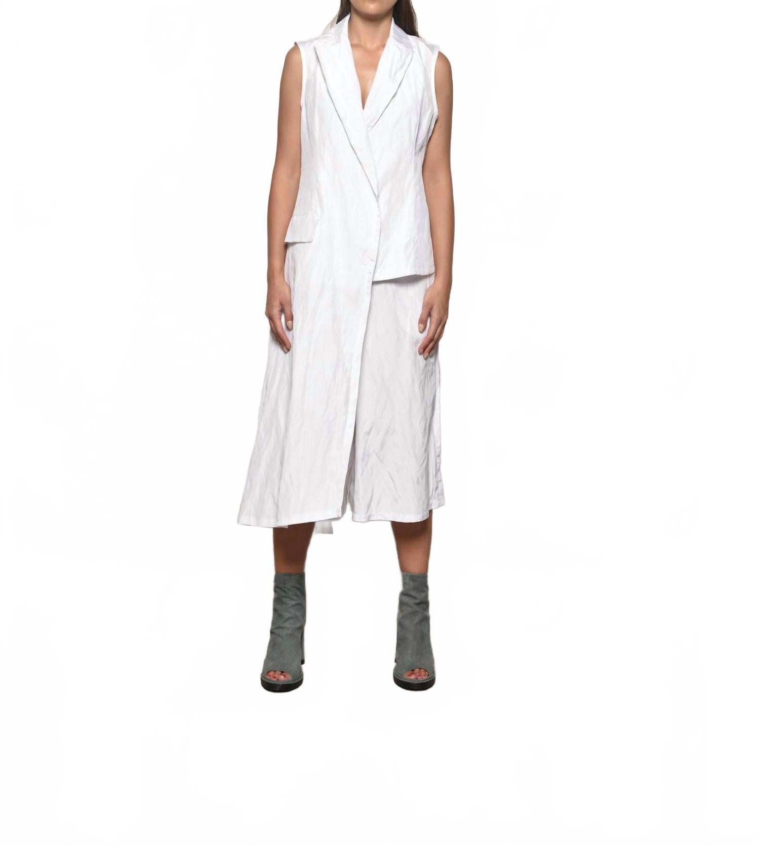 Белая асимметричная жилетка Simply Mila
Белая асимметричная жилетка Simply Mila