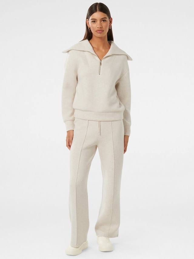 Широкие джоггеры Tiana Forever New, Oatmeal Marle
Широкие джоггеры Tiana Forever New, Oatmeal Marle