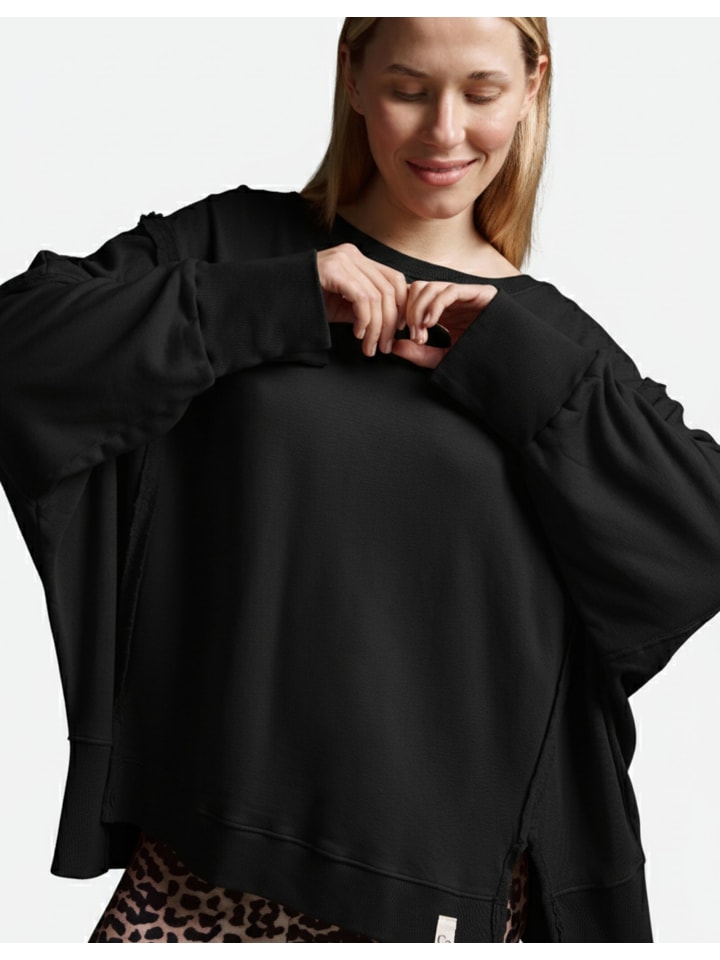 Толстовка черного цвета Cotton Candy
Толстовка черного цвета Cotton Candy