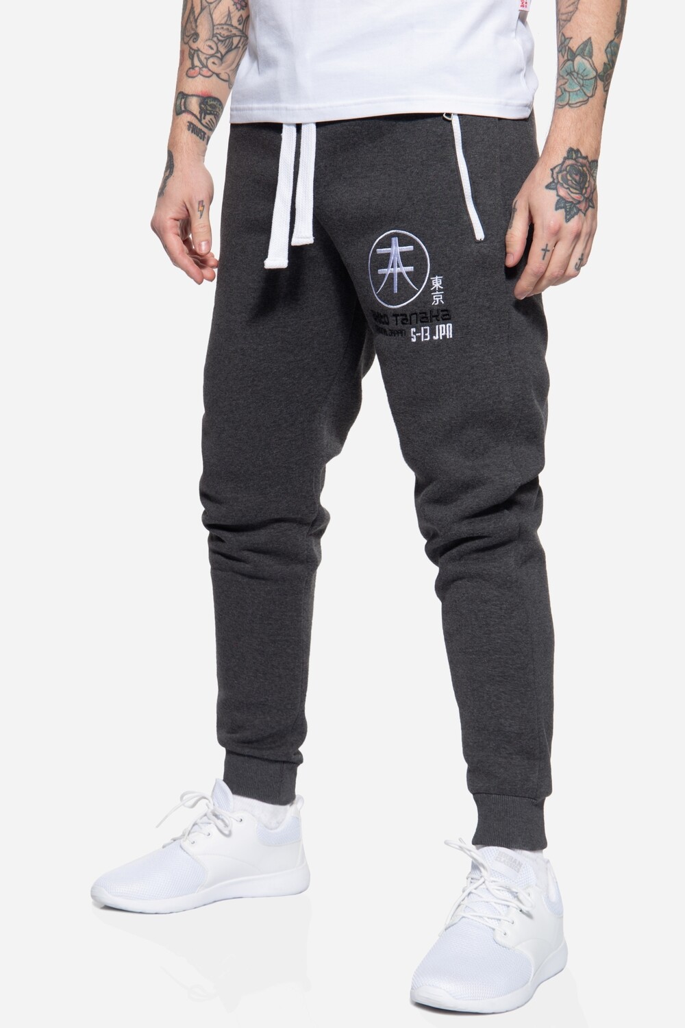 Спортивные брюки Akito Tanaka Akito Tanaka n Simple, антрацит
Спортивные брюки Akito Tanaka Akito Tanaka n Simple, антрацит