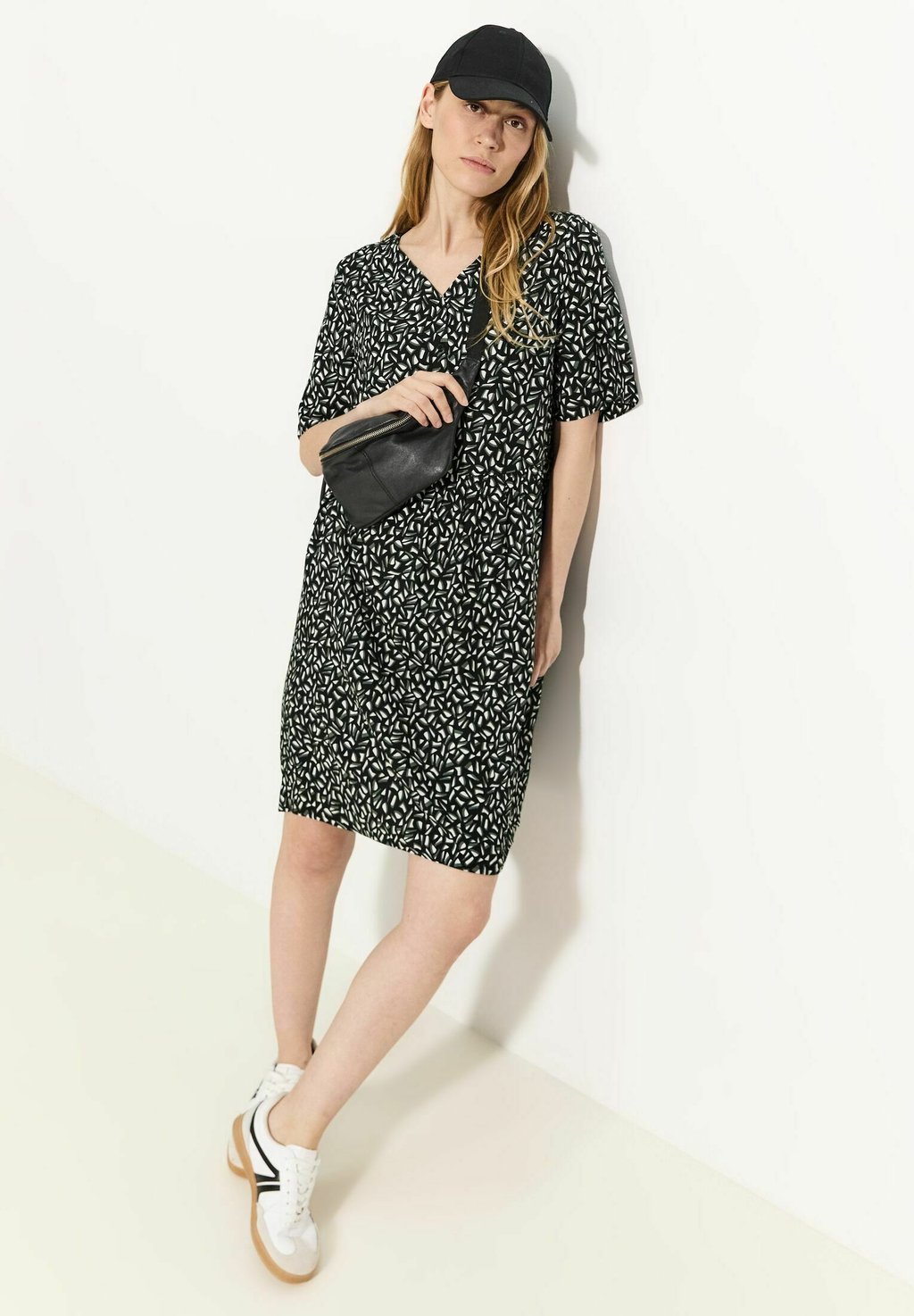 Повседневное платье Cecil, черный
Повседневное платье Cecil, черный