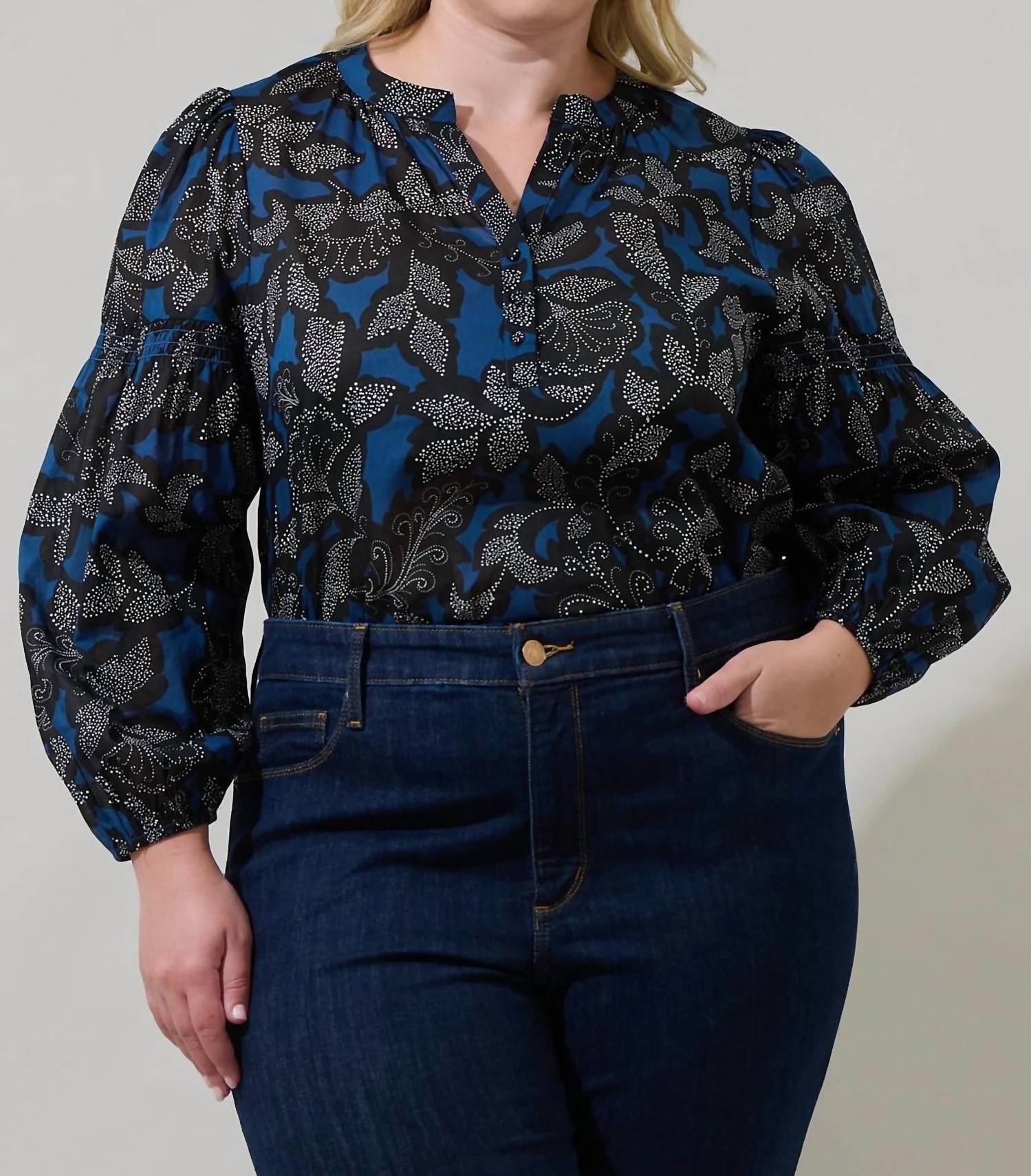 SUGARLIPS Блузка Aurina Plus черного цвета
SUGARLIPS Блузка Aurina Plus черного цвета