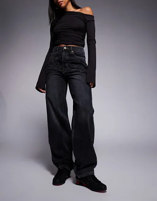 Черные потертые джинсы для бега с эффектом потертости ICECREAM
Черные потертые джинсы для бега с эффектом потертости ICECREAM