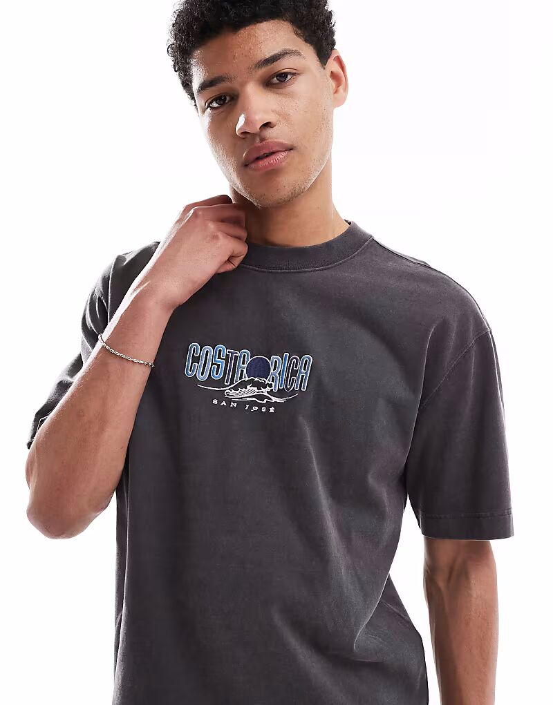 Футболка Hollister тяжелого свободного кроя черного цвета с принтом места
Футболка Hollister тяжелого свободного кроя черного цвета с принтом места