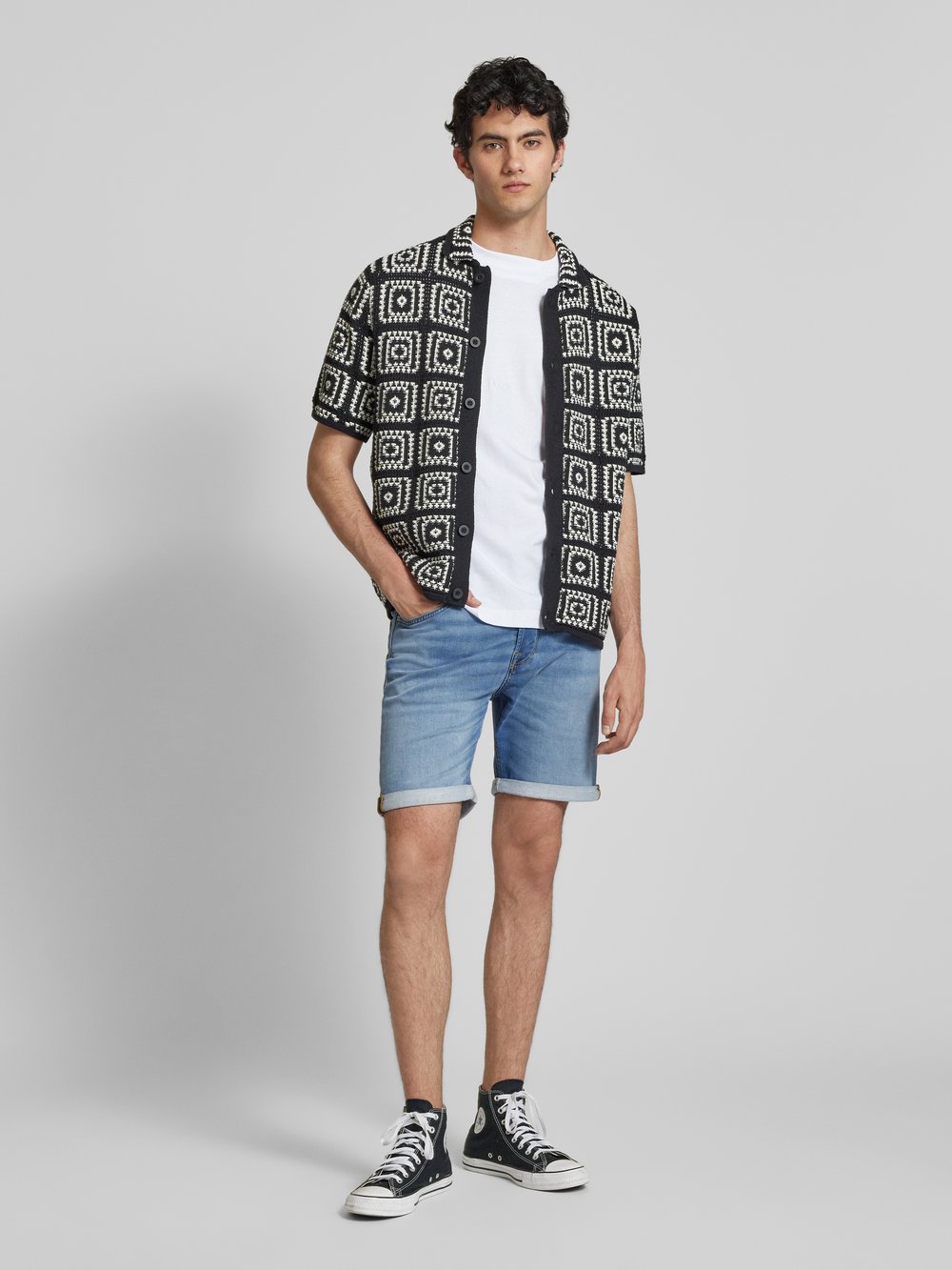 Джинсовые шорты прямого кроя с 5 карманами, модель «RICK» Jack & Jones, светло-голубой
Джинсовые шорты прямого кроя с 5 карманами, модель «RICK» Jack & Jones, светло-голубой