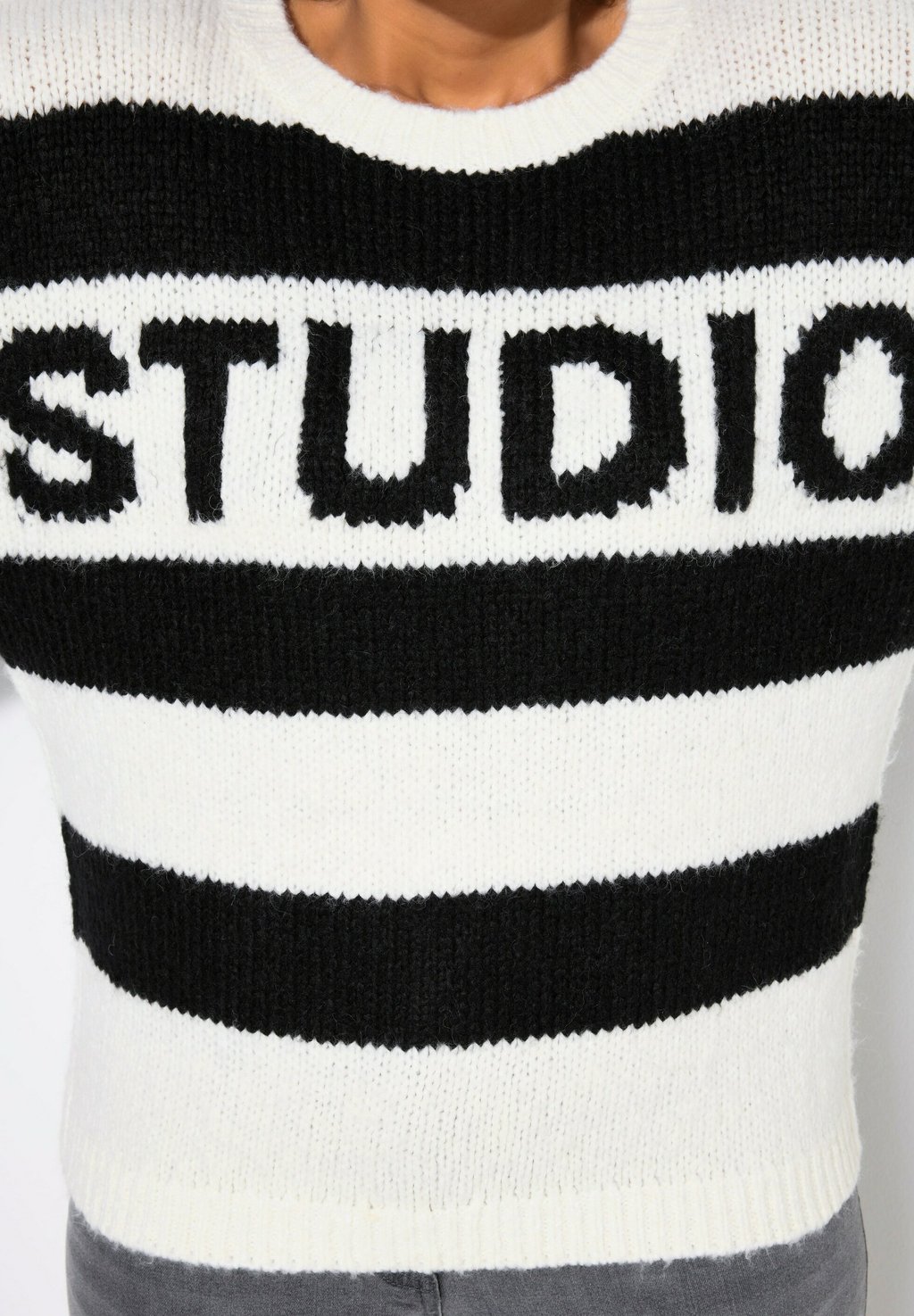 Джемпер BLOCKSTREIFEN STATEMENT Studio Untold, черный
Джемпер BLOCKSTREIFEN STATEMENT Studio Untold, черный