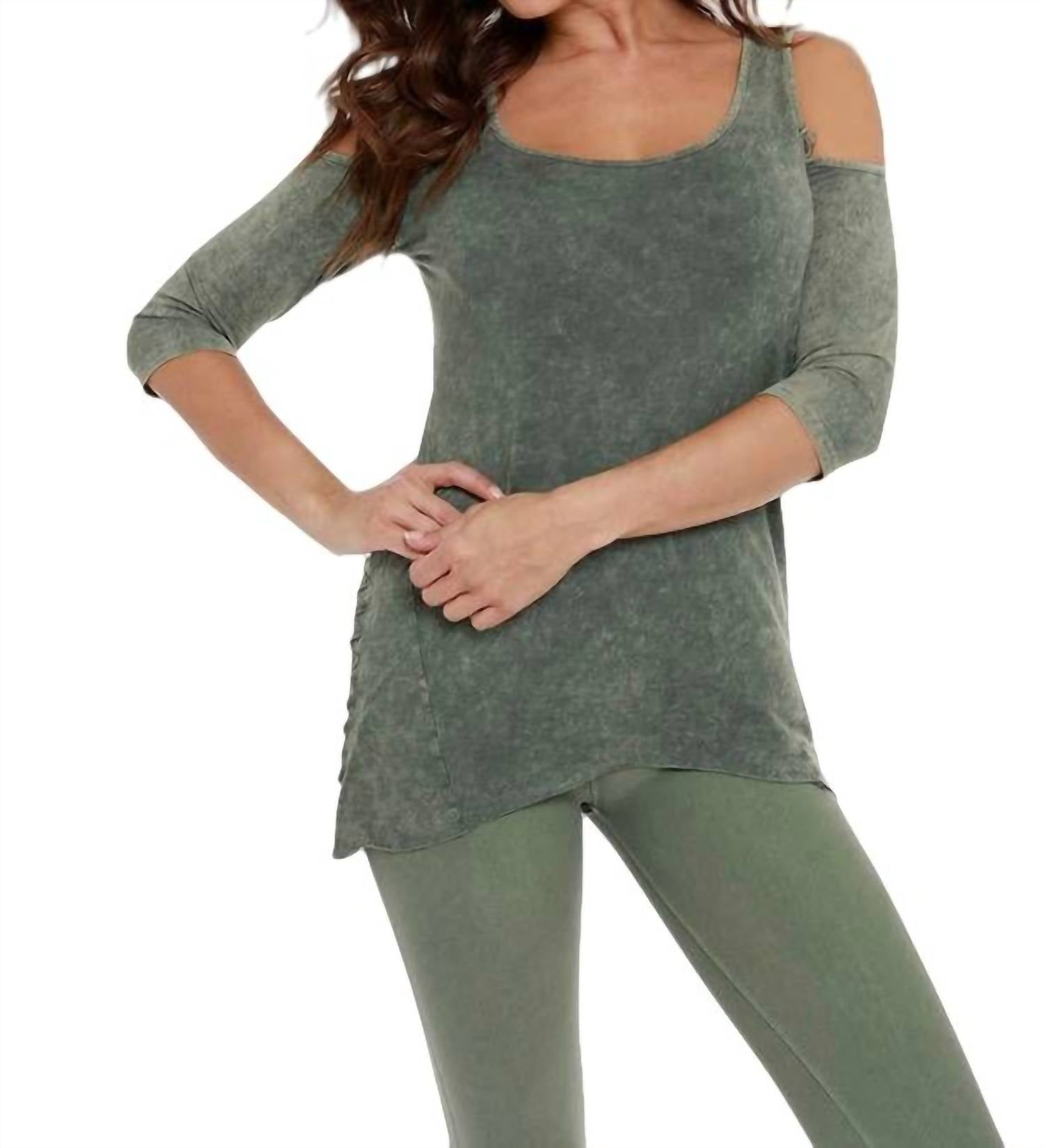 Топ с открытыми плечами и рукавами 3/4 в оливковом цвете ANGEL 
Топ с открытыми плечами и рукавами 3/4 в оливковом цвете ANGEL