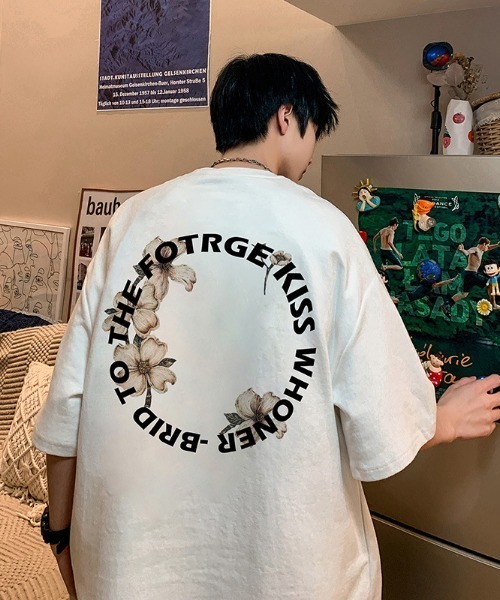 Футболка с круглым логотипом и цветочным принтом MGV, белая
Футболка с круглым логотипом и цветочным принтом MGV, белая