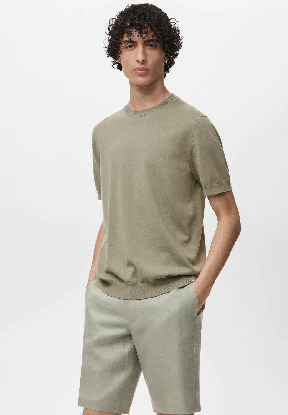 Базовая футболка Mango, хаки
Базовая футболка Mango, хаки
