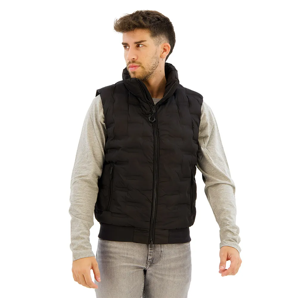 Жилет Replay M8402.000.84168, черный
Жилет Replay M8402.000.84168, черный