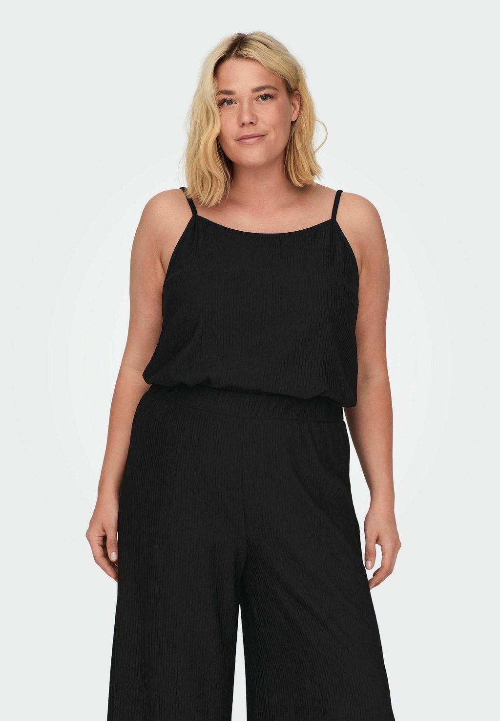 Топ CARREINA STRUCTURE SINGLET ONLY Carmakoma, черный
Топ CARREINA STRUCTURE SINGLET ONLY Carmakoma, черный