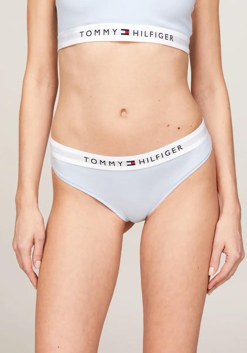 Трусы Tommy Hilfiger Underwear "THONG (EXT SIZES)" с поясом с логотипом Tommy Hilfiger, синий
Трусы Tommy Hilfiger Underwear "THONG (EXT SIZES)" с поясом с логотипом Tommy Hilfiger, синий
