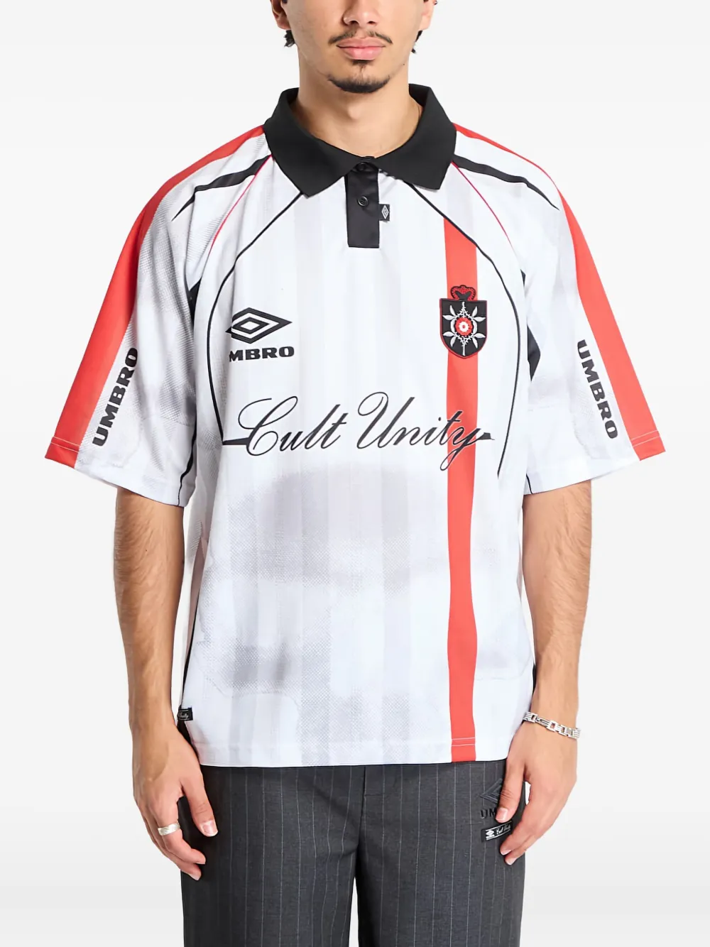 Поло с полосатыми деталями Umbro, белый
Поло с полосатыми деталями Umbro, белый