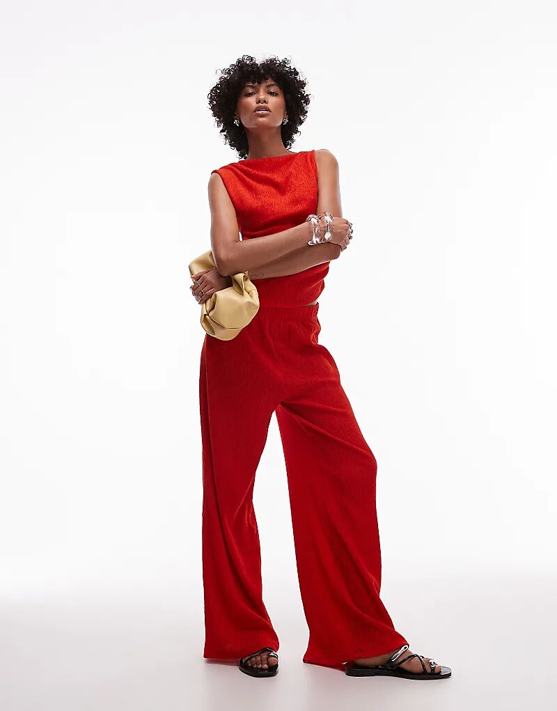 Текстурированные брюки Topshop широкого кроя красного цвета
Текстурированные брюки Topshop широкого кроя красного цвета