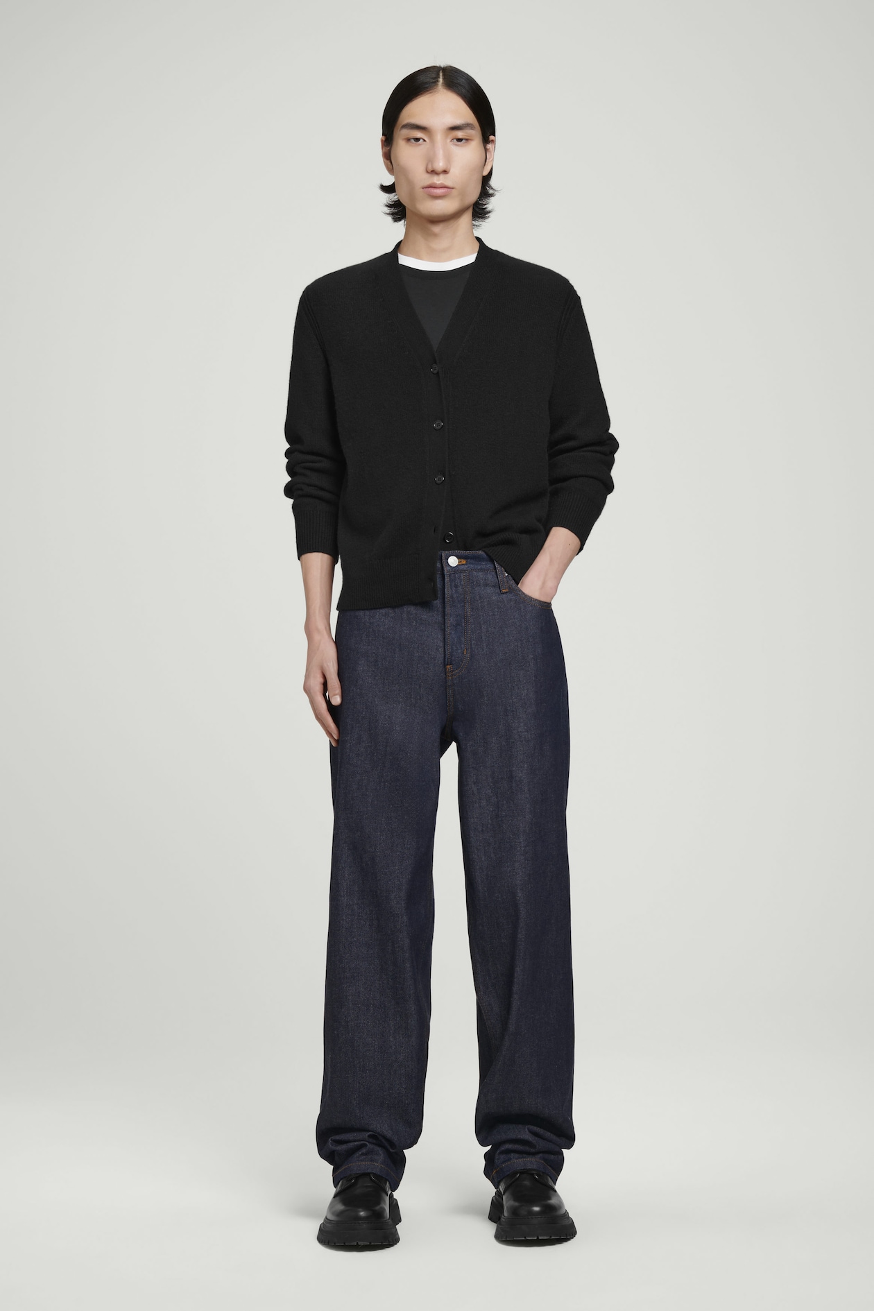 Джинсы „rider " с прямыми ногами и кромкой COS, цвет Raw indigo
Джинсы „rider " с прямыми ногами и кромкой COS, цвет Raw indigo