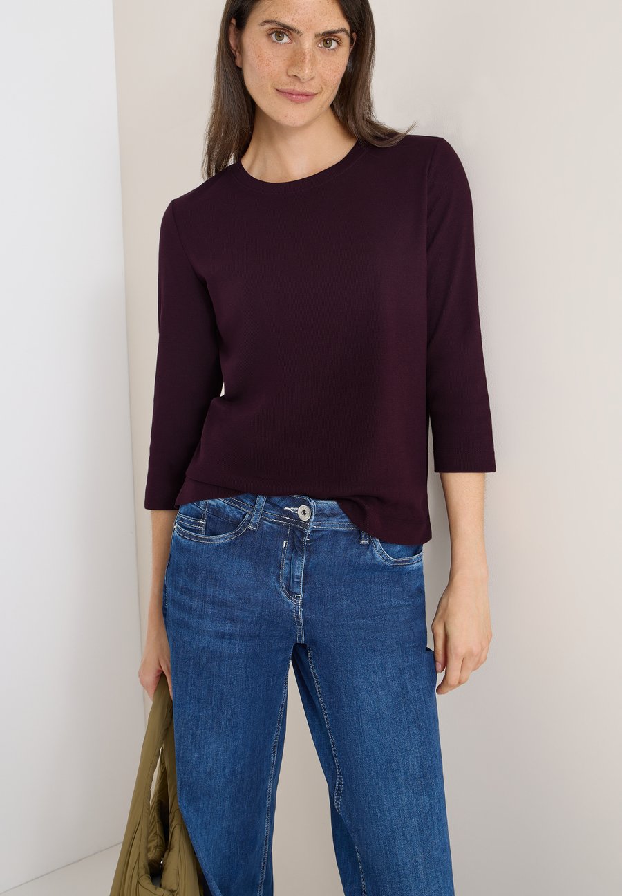 Топ Cecil MIT RIPPSTRUKTUR, Rot/Light Red
Топ Cecil MIT RIPPSTRUKTUR, Rot/Light Red