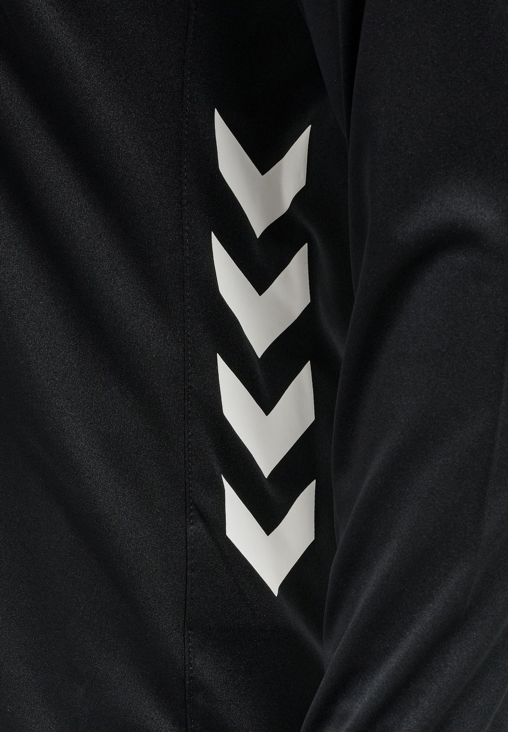 Спортивная футболка REFEREE CHEVRON JERSEY L/S Hummel, черный
Спортивная футболка REFEREE CHEVRON JERSEY L/S Hummel, черный