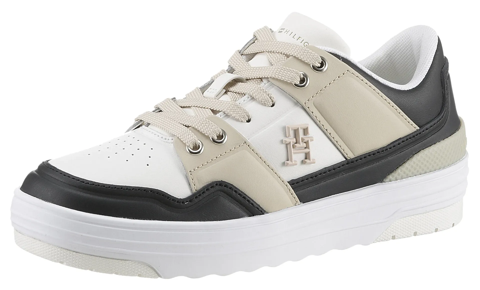 Кроссовки на платформе Tommy Hilfiger "TH BASKET SNEAKER LO", с декоративным элементом TH, повседневная обувь, полуботинки, туфли на шнуровке, бежевый
Кроссовки на платформе Tommy Hilfiger "TH BASKET SNEAKER LO", с декоративным элементом TH, повседневная обувь, полуботинки, туфли на шнуровке, бежевый