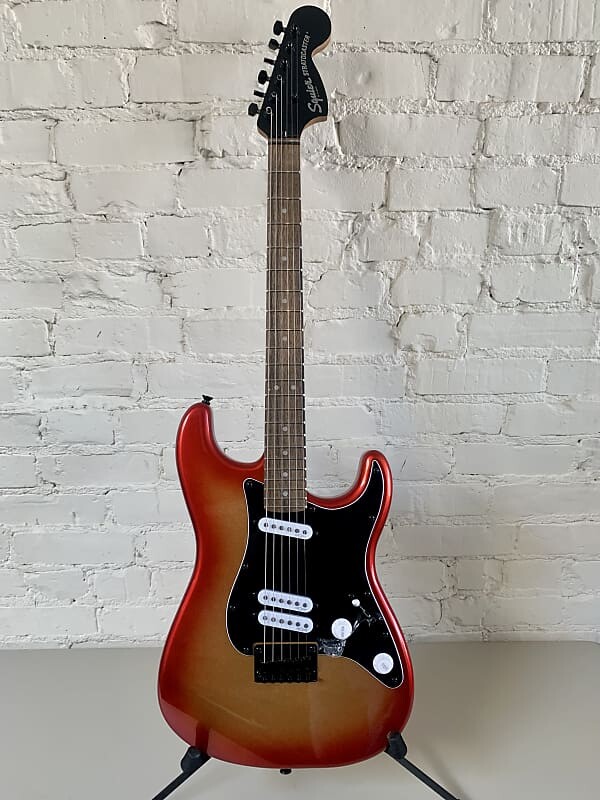 Электрогитара Squier Contemporary Stratocaster Special HT 2021 - Present Sunset Metallic
Электрогитара Squier Contemporary Stratocaster Special HT 2021 - Present Sunset Metallic