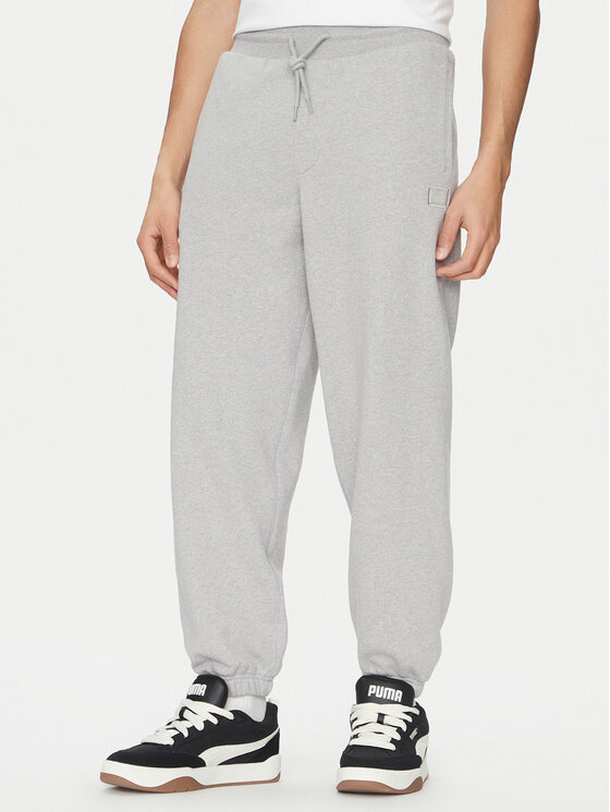 Свободные спортивные штаны Original Standards VN000P5F Vans, серый
Свободные спортивные штаны Original Standards VN000P5F Vans, серый