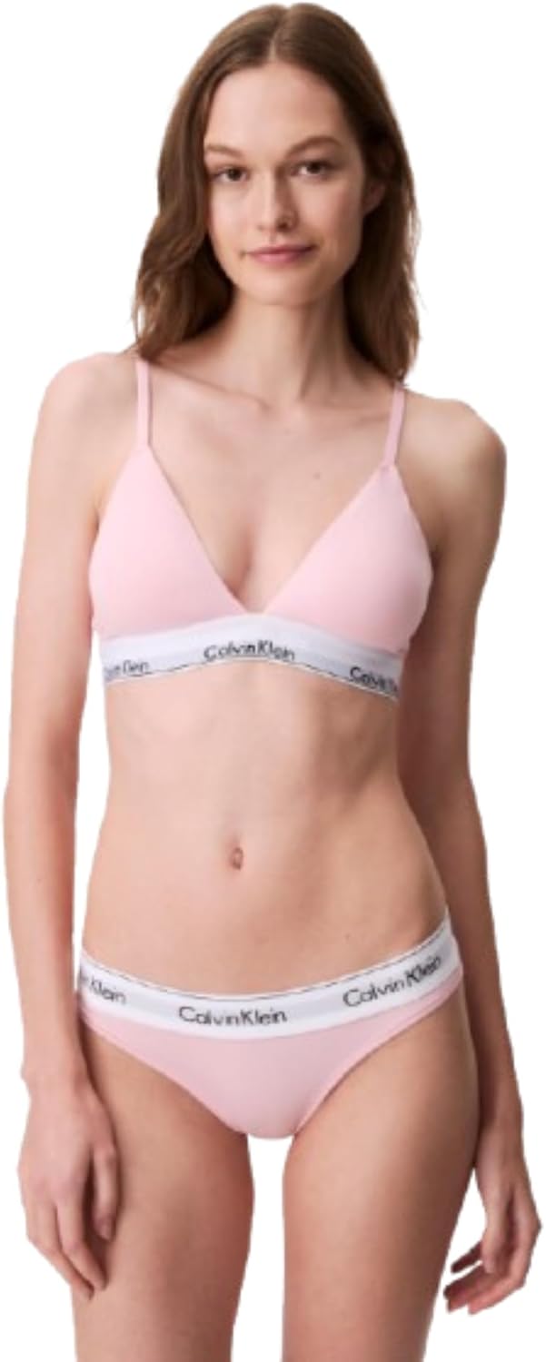 Женский современный хлопковый бюстгальтер-бралетт Calvin Klein с треугольными чашечками и легкой подкладкой, с бретельками без косточек, Buff Pink
Женский современный хлопковый бюстгальтер-бралетт Calvin Klein с треугольными чашечками и легкой подкладкой, с бретельками без косточек, Buff Pink