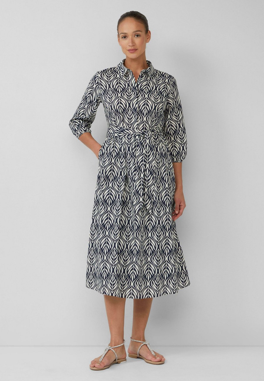 Платье s.Oliver BLACK LABEL MIDI MIT UND ALL-OVER-PRINT, Navy/Dark Blue
Платье s.Oliver BLACK LABEL MIDI MIT UND ALL-OVER-PRINT, Navy/Dark Blue