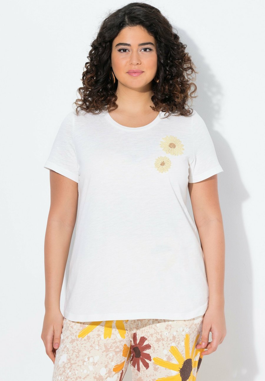 Футболка Ulla Popken SUNFLOWER EMBROIDERED SHORT SLEEVE , Off White/White, Белый, Футболка Ulla Popken SUNFLOWER EMBROIDERED SHORT SLEEVE , Off White/White
Футболка Ulla Popken SUNFLOWER EMBROIDERED SHORT SLEEVE , Off White/White, Белый, Футболка Ulla Popken SUNFLOWER EMBROIDERED SHORT SLEEVE , Off White/White