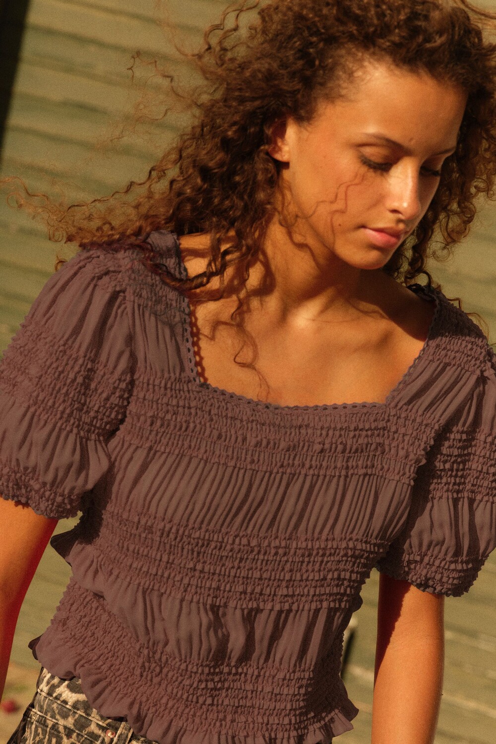 Блузка с короткими рукавами и завязкой сзади Next, коричневый
Блузка с короткими рукавами и завязкой сзади Next, коричневый