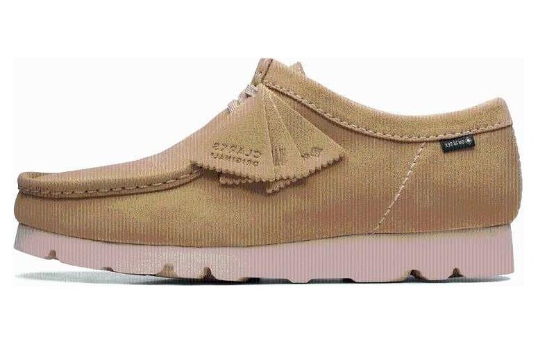Оригинальная замша Wallabee Gore-Tex Maple Clarks
Оригинальная замша Wallabee Gore-Tex Maple Clarks