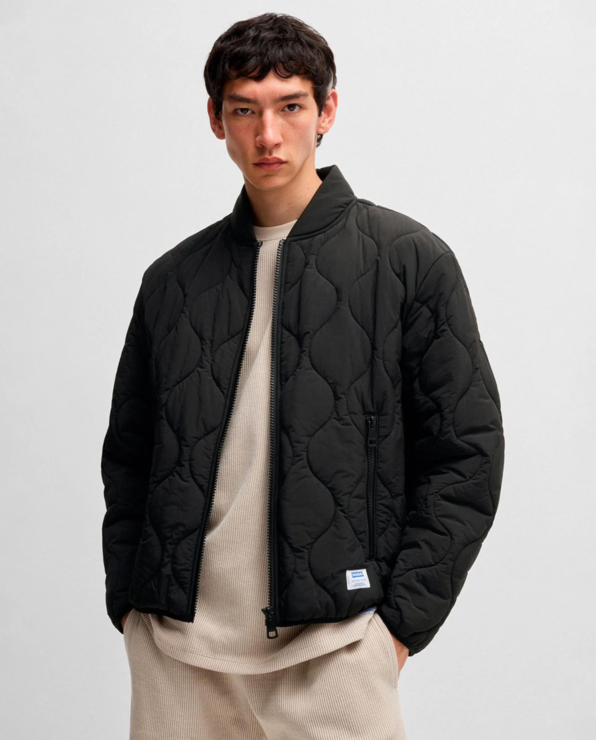 Водоотталкивающая стеганая куртка с логотипом для мужчин Hugo, черный
Водоотталкивающая стеганая куртка с логотипом для мужчин Hugo, черный