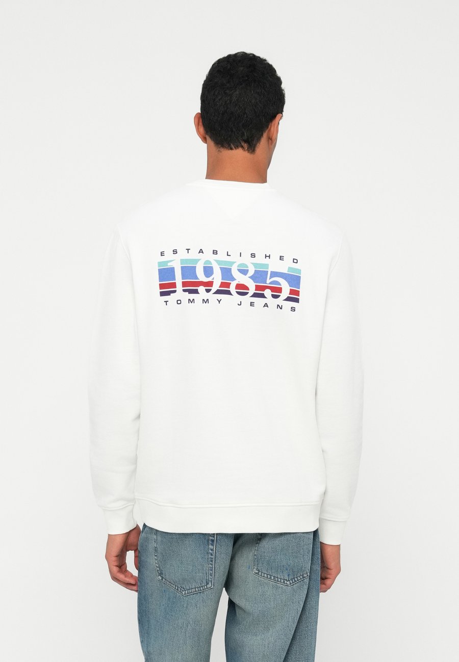 Толстовка Tommy Jeans ENTRY PLAY CREW , Ecru/Off-White, Белый, Толстовка Tommy Jeans ENTRY PLAY CREW , Ecru/Off-White
Толстовка Tommy Jeans ENTRY PLAY CREW , Ecru/Off-White, Белый, Толстовка Tommy Jeans ENTRY PLAY CREW , Ecru/Off-White