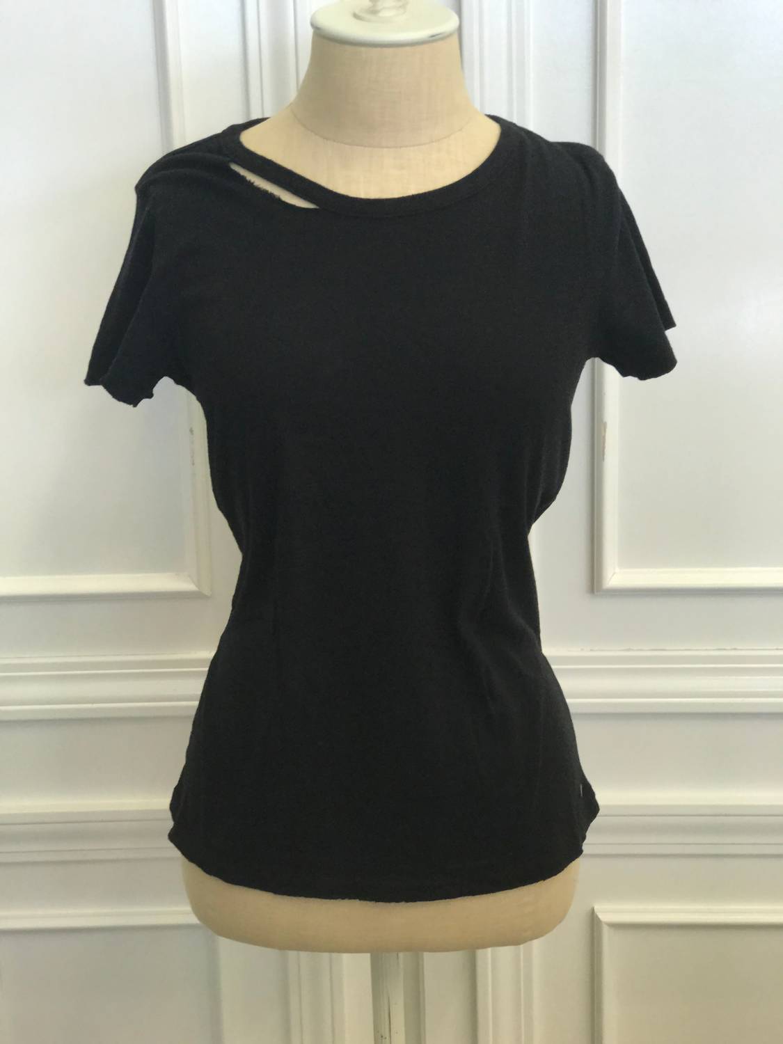 Футболка Femi черного цвета n:philanthropy
Футболка Femi черного цвета n:philanthropy