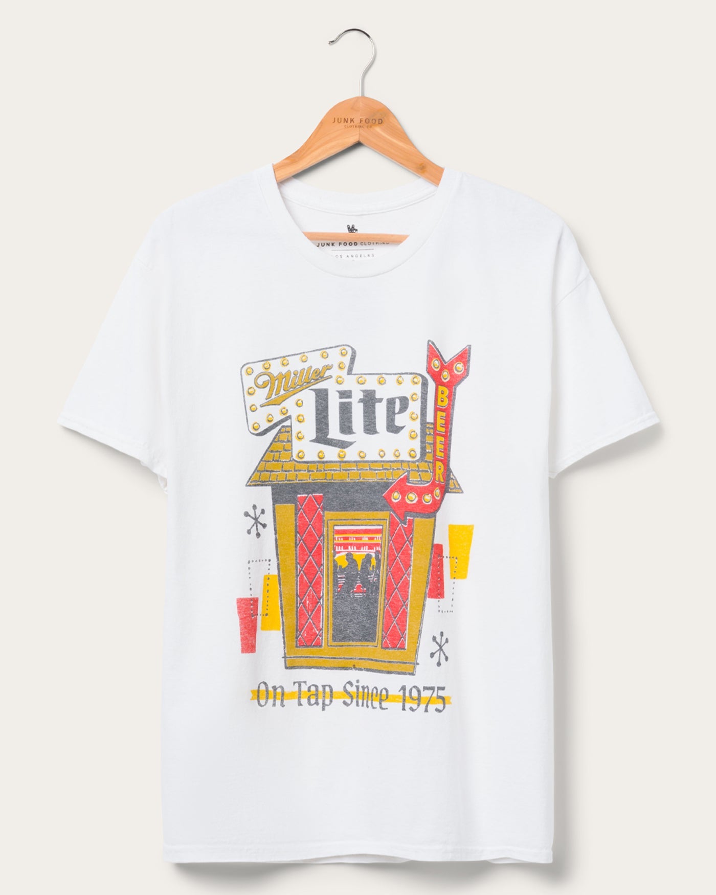 Футболка с надписью «Miller Lite Beer Neon» на блошином рынке Junk Food Clothing, белый
Футболка с надписью «Miller Lite Beer Neon» на блошином рынке Junk Food Clothing, белый