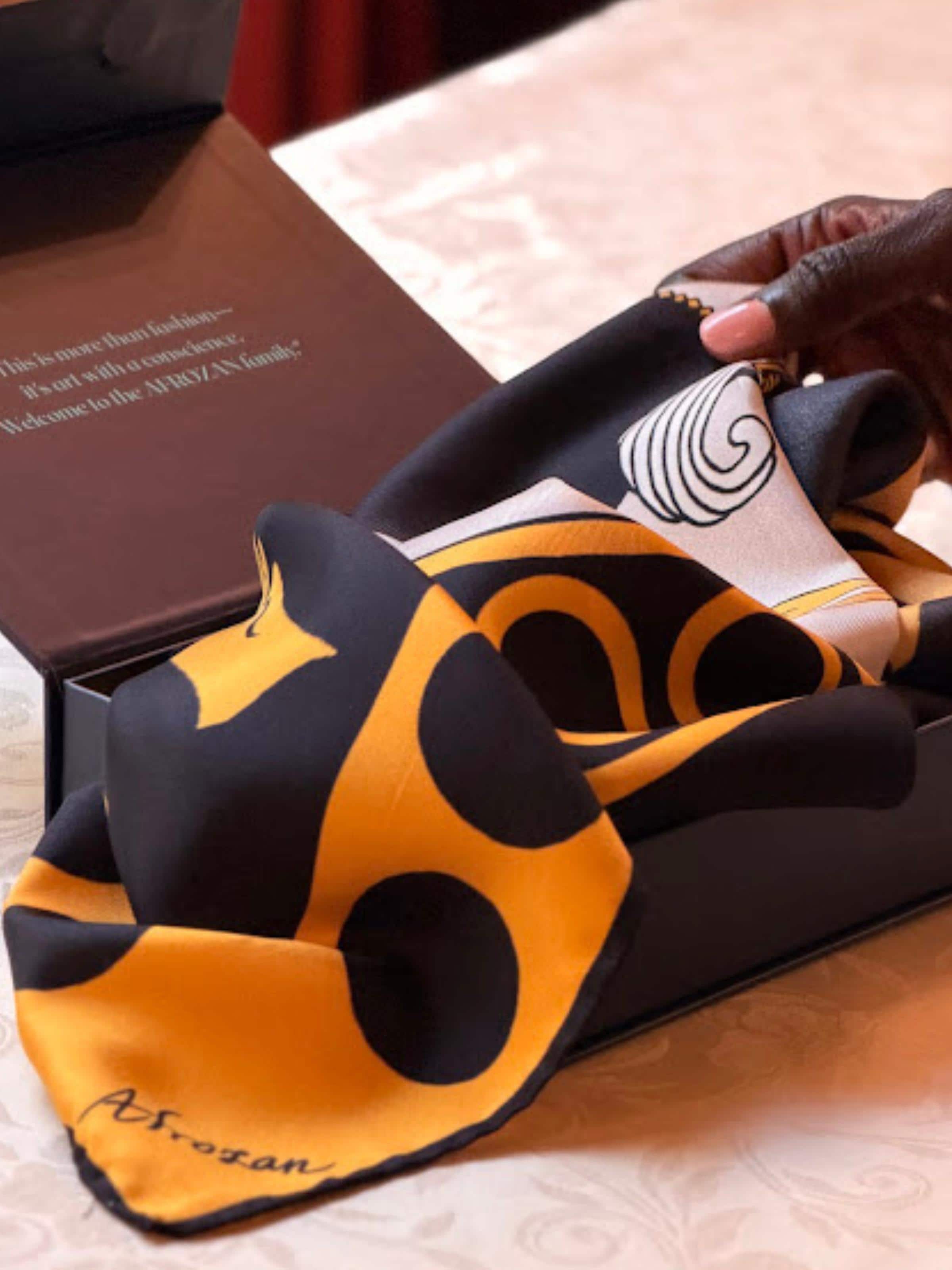 AFROZAN Платок 'Pari-dar' в золоте
AFROZAN Платок 'Pari-dar' в золоте