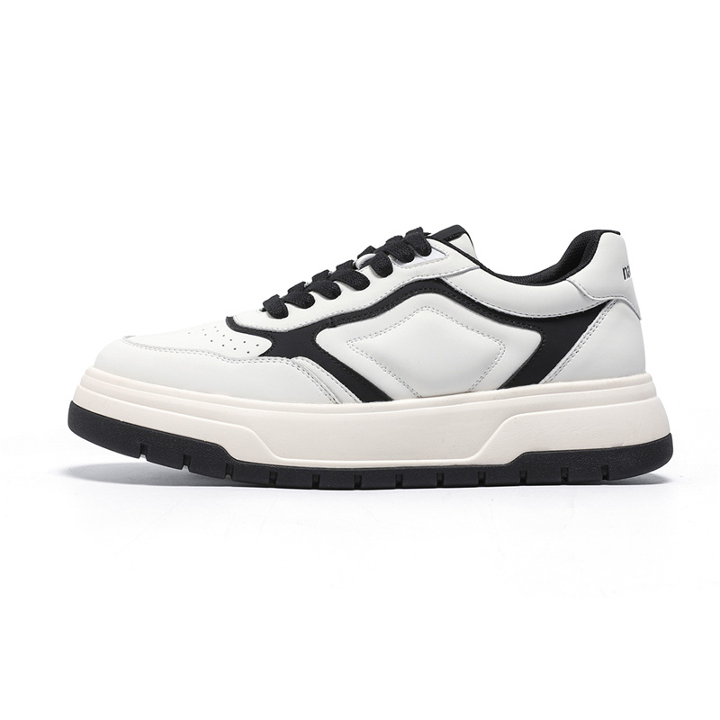 NAVIGARE Низкие мужские кроссовки белого цвета 
NAVIGARE Низкие мужские кроссовки белого цвета