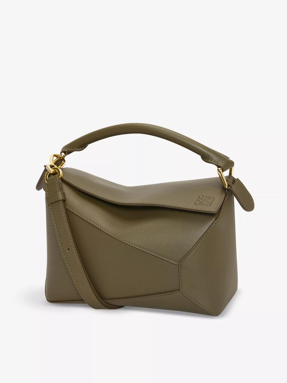 Сумка кросс-боди мини Loewe Small Leather Puzzle Edge Shoulder mini, зеленый
Сумка кросс-боди мини Loewe Small Leather Puzzle Edge Shoulder mini, зеленый