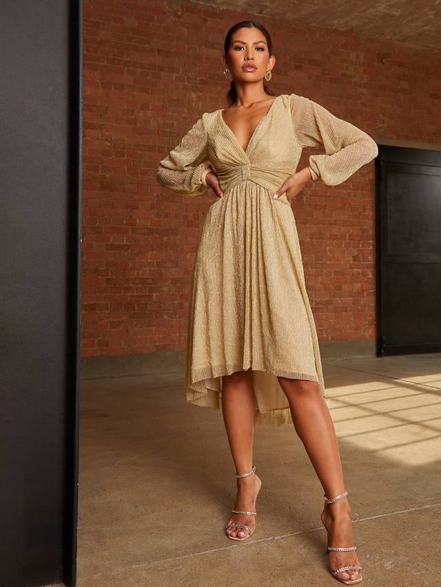 Блестящее плиссированное платье-ракушка Chi Chi London
Блестящее плиссированное платье-ракушка Chi Chi London