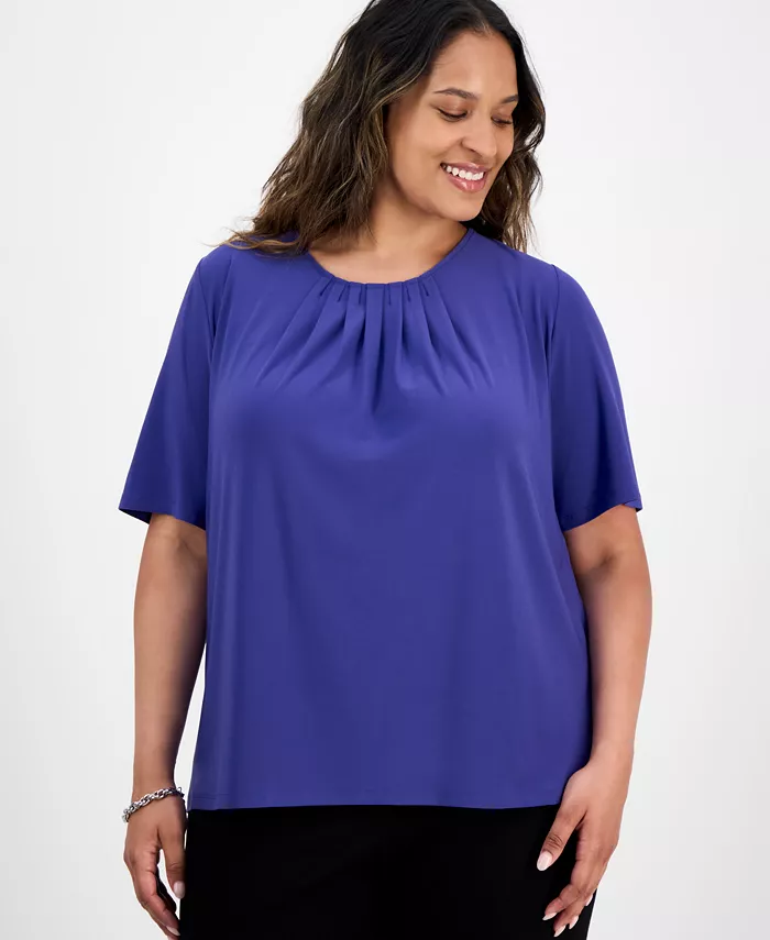 Топ больших размеров с рукавами до локтя и плиссированным вырезом Kasper, фиолетовый
Топ больших размеров с рукавами до локтя и плиссированным вырезом Kasper, фиолетовый
